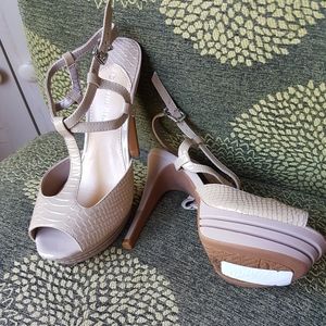 Sexy neutral heels